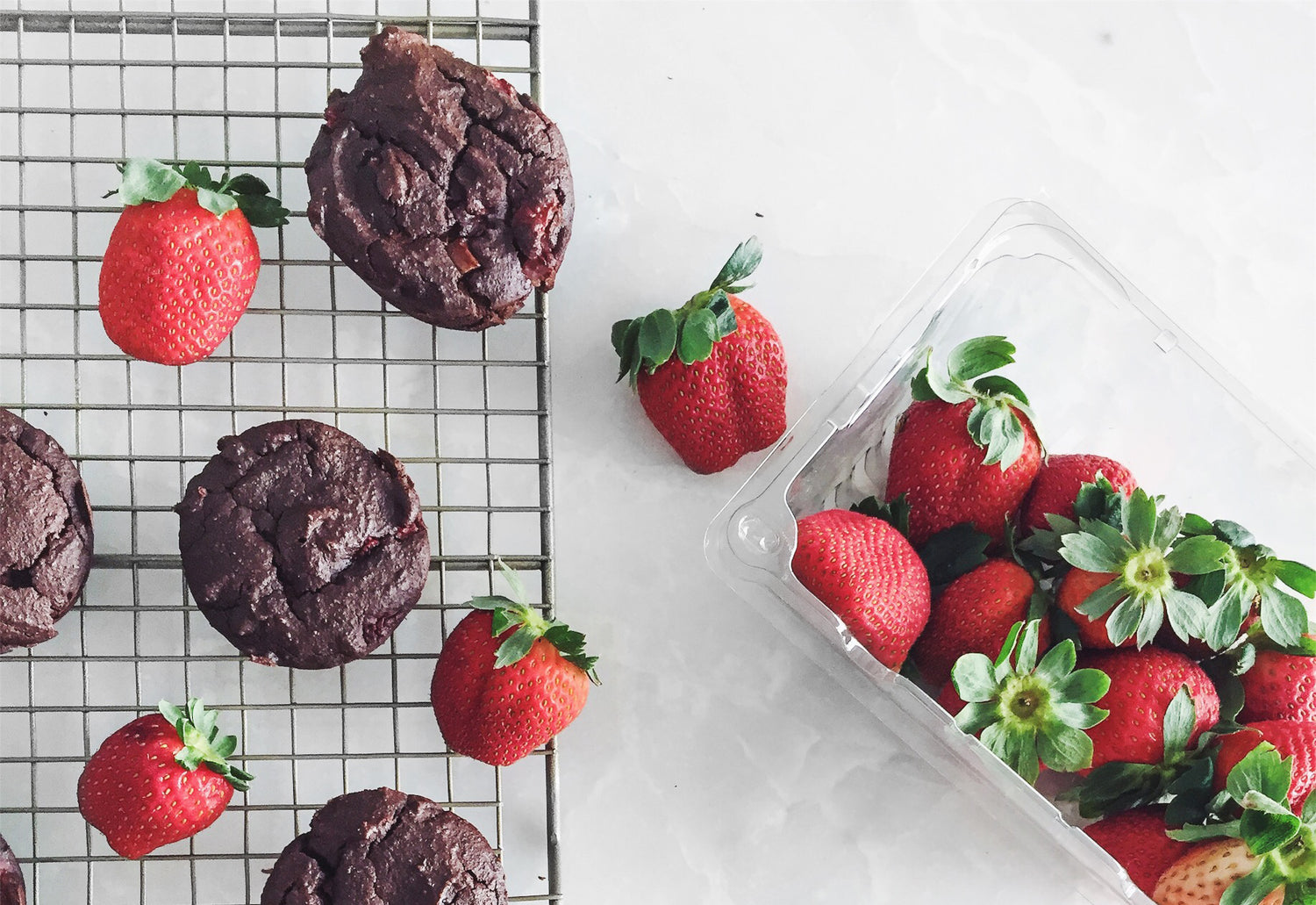 Healthy Chocolate Berry Muffins Your BAE Will Love Too